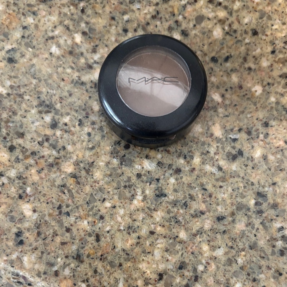 MAC Cosmetics Neutral Brown Eyeshadow